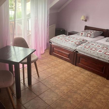 Pod Delfinem Rewal Apartment ภายนอก รูปภาพ